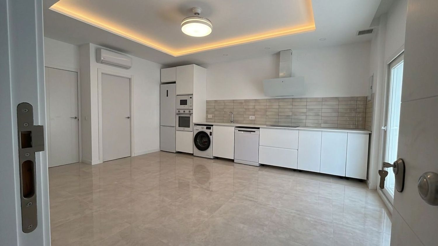 Piso en Calle Marifé de Triana, 2, El Cuartón - Heliomar - Foto 2