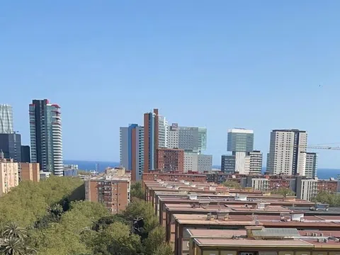 Piso en rambla de prim, 32