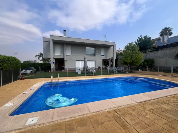 Casa independiente en Urbanización Torre Guil, 98
