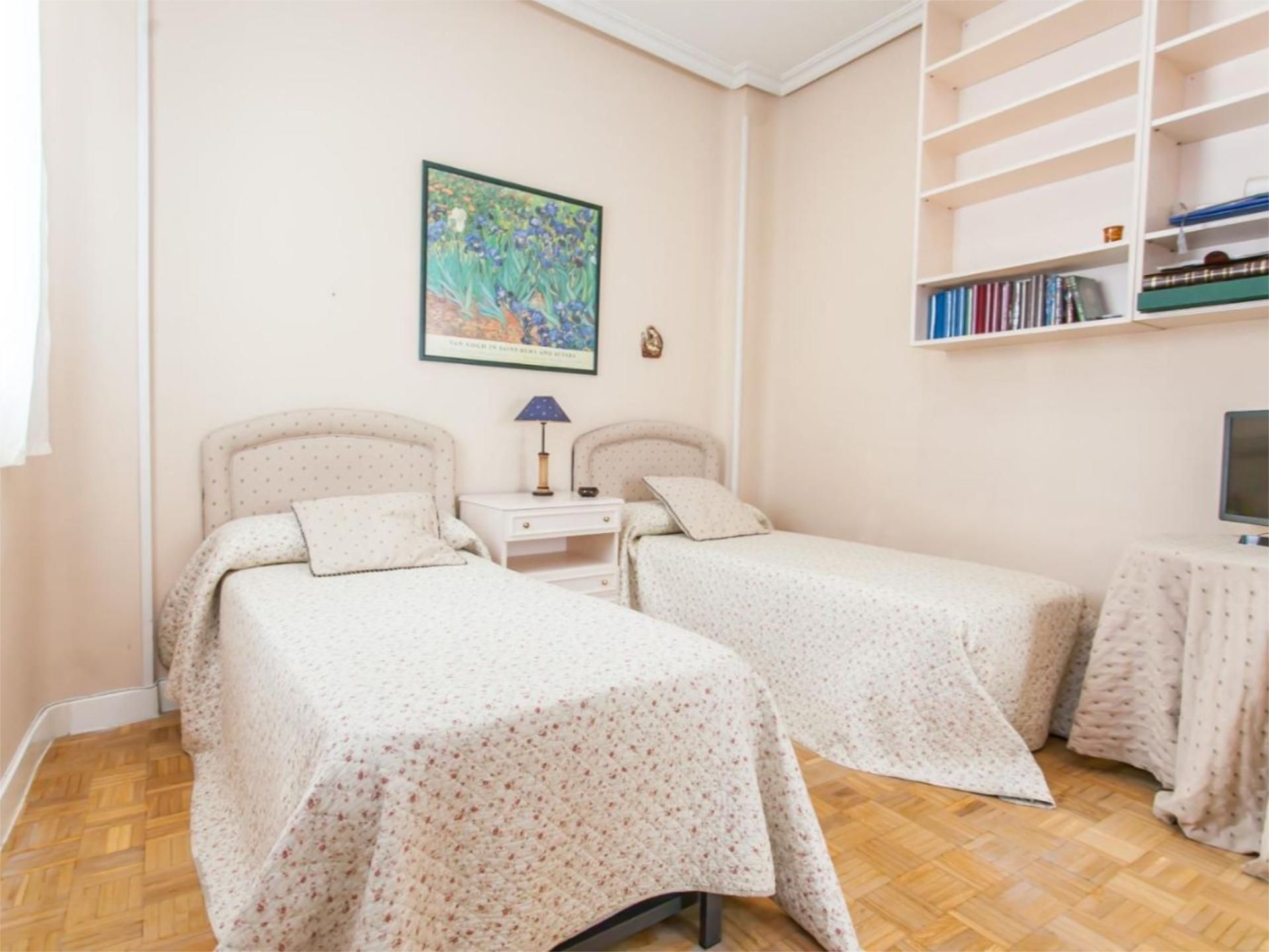 Piso en  Calle del General Álvarez de Castro 32 - Foto 15