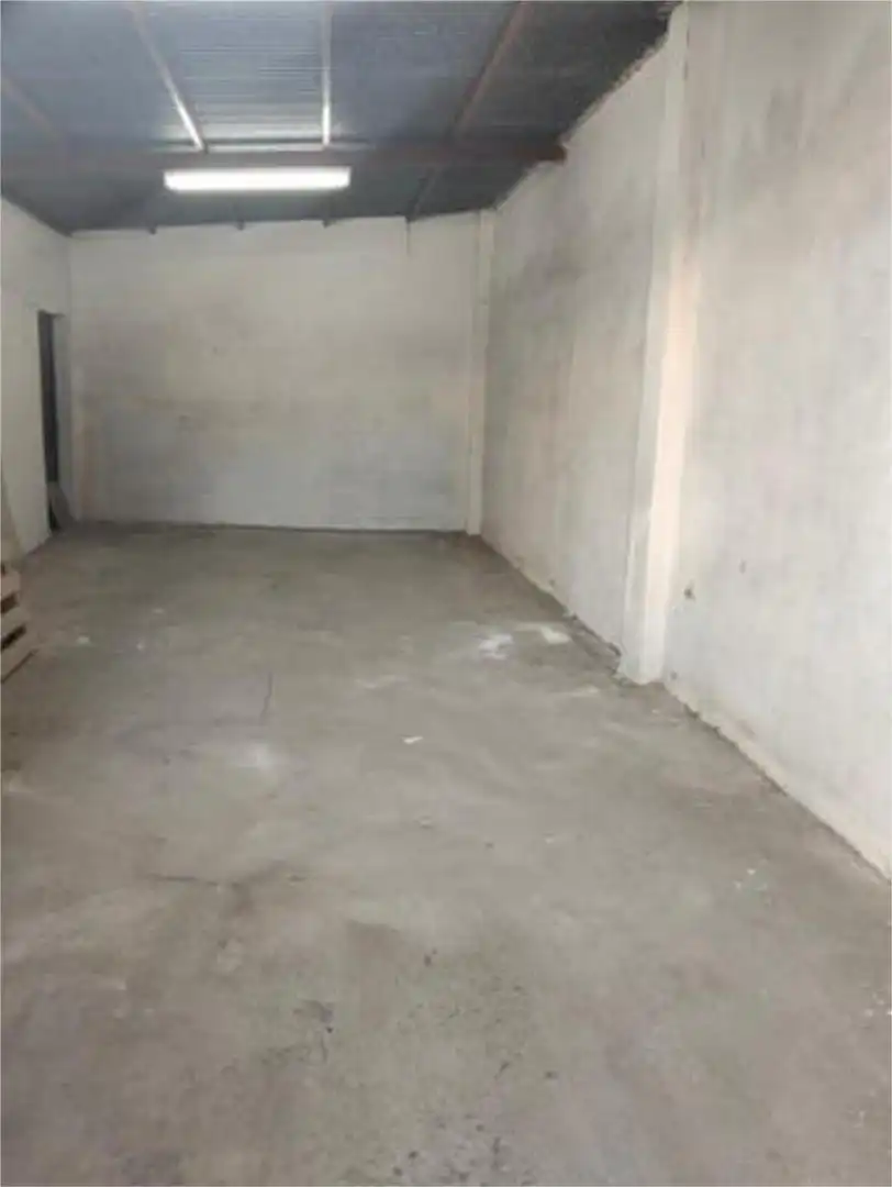 Nave Industrial en barrio alto - Foto 2