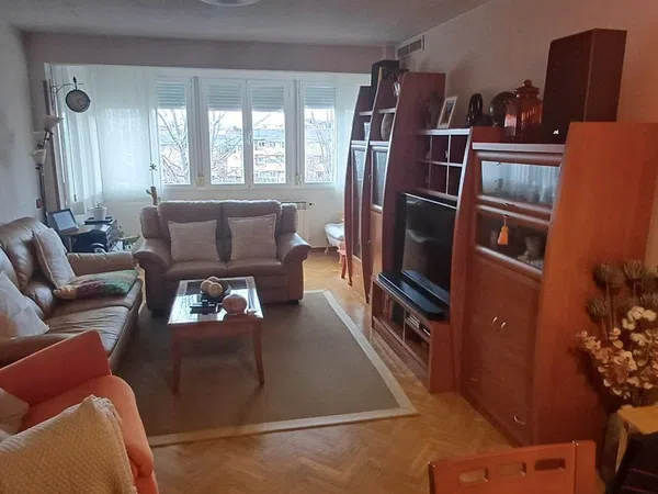 Piso en travesía de Ramón y Cajal, 3 - Foto 2