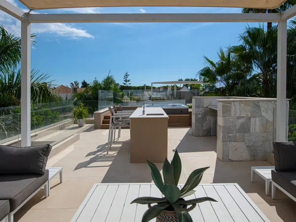 Casa independiente en Barrio La Carolina-Guadalpín - Foto 3