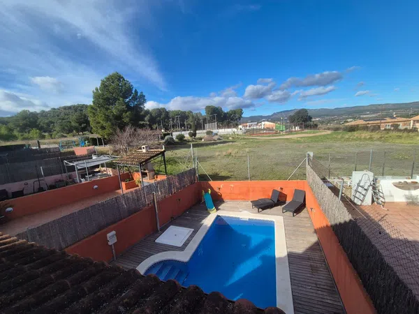 Chalet pareado en Albinyana - Foto 1