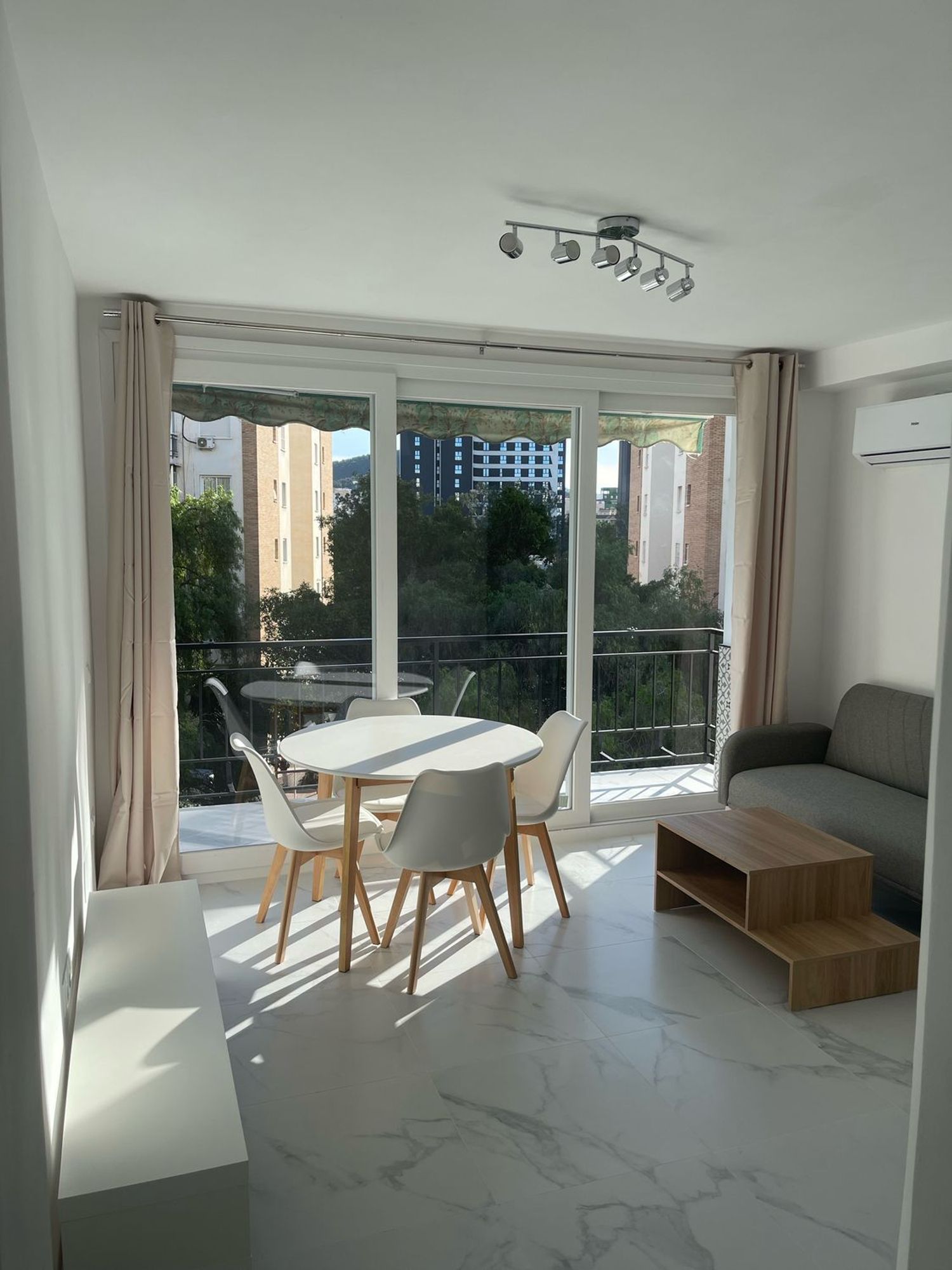 Piso en plaza Conde de Ferrería, 5