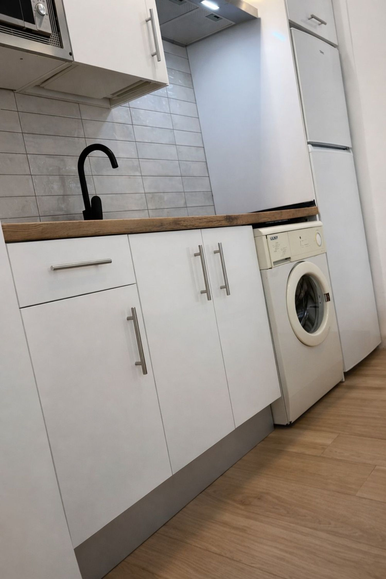 Estudio en avenida de la República Argentina, 8 - Foto 1