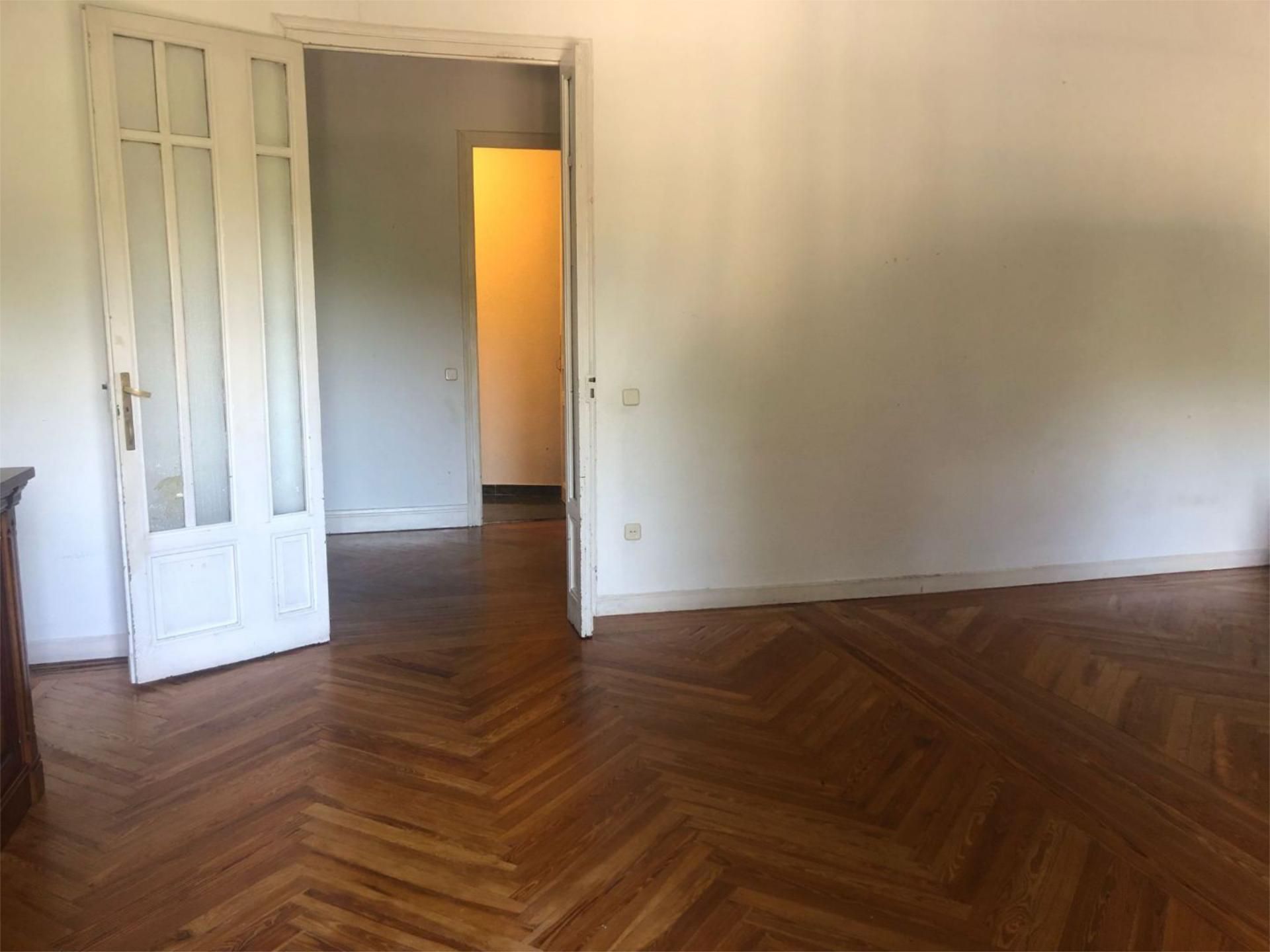 Piso en  Avenida de Menéndez Pelayo 19 - Foto 2