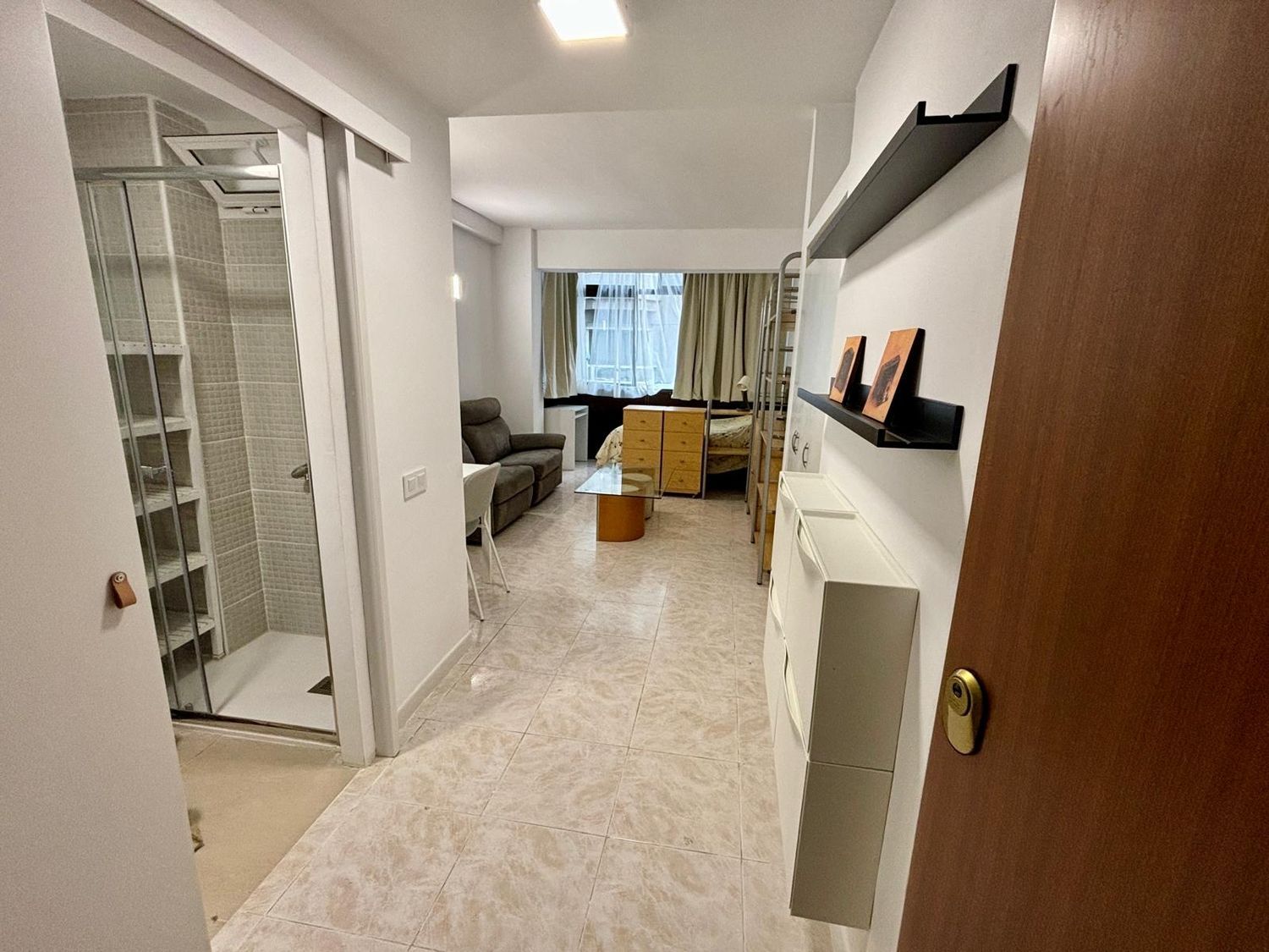 Estudio en calle Veintinueve de abril, 79