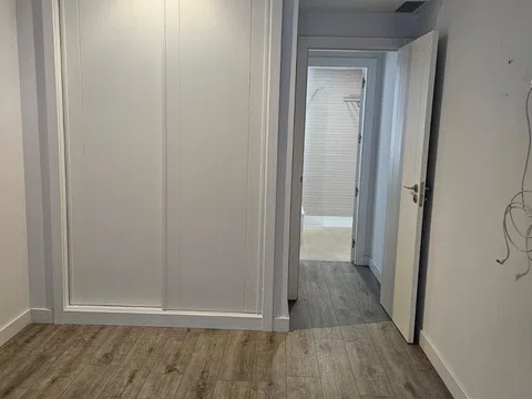 Estudio en avenida América, 5