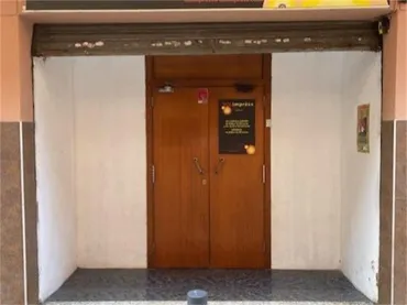 Local comercial en  Carrer de les Arts i els Oficis - Foto 1