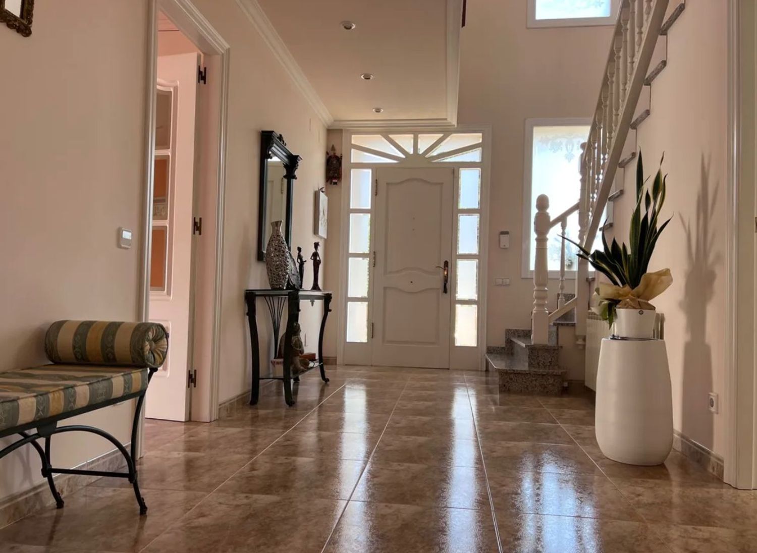 Chalet adosado en Barrio Campo de las Naciones-Corralejos - Foto 2