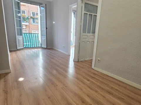 Piso en calle de Alonso del Barco, 3