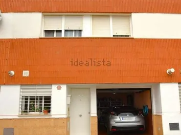 Casa adosada en  Calle Romanos 25 - Foto 1