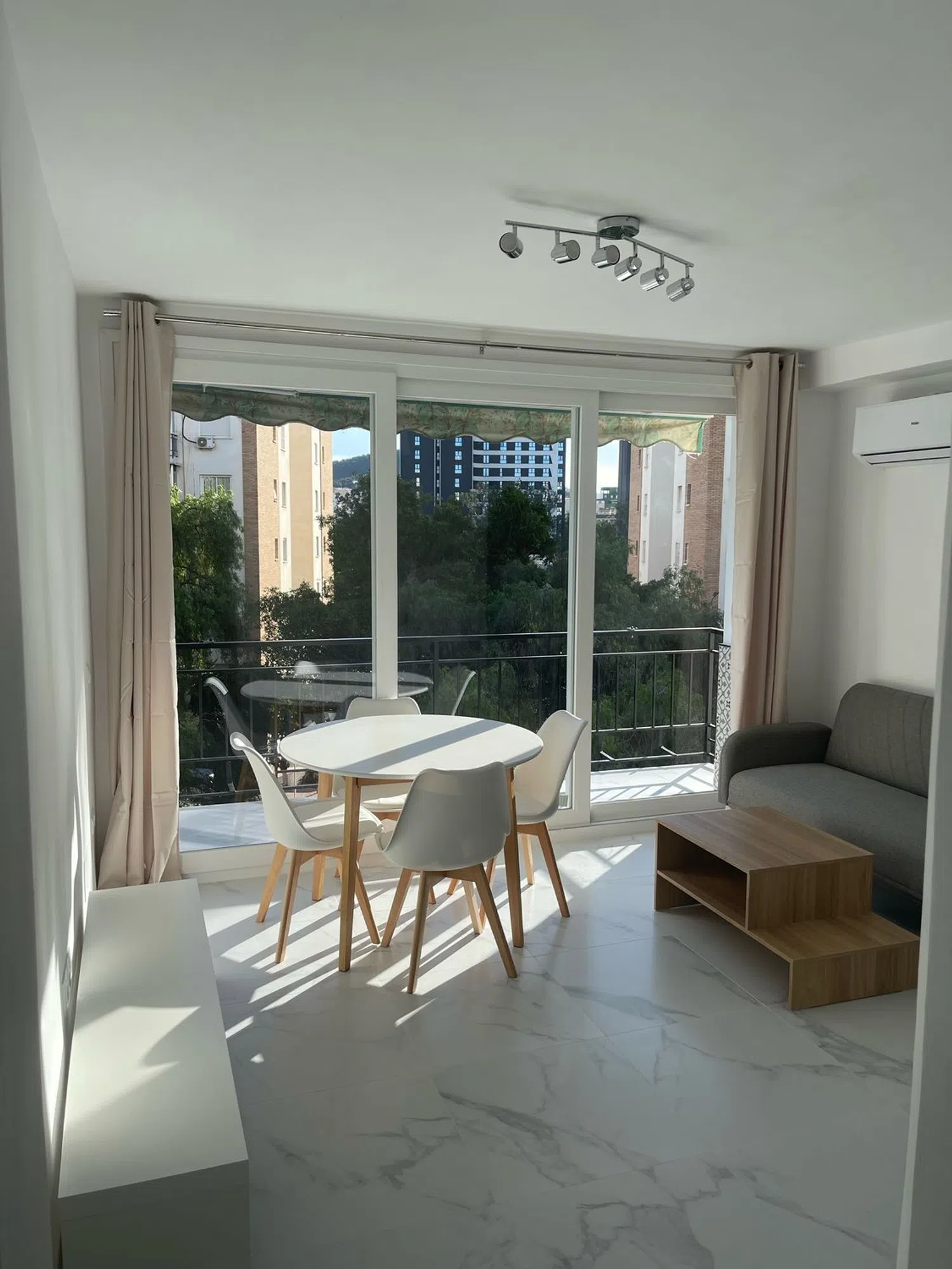 Piso en plaza Conde de Ferrería, 5