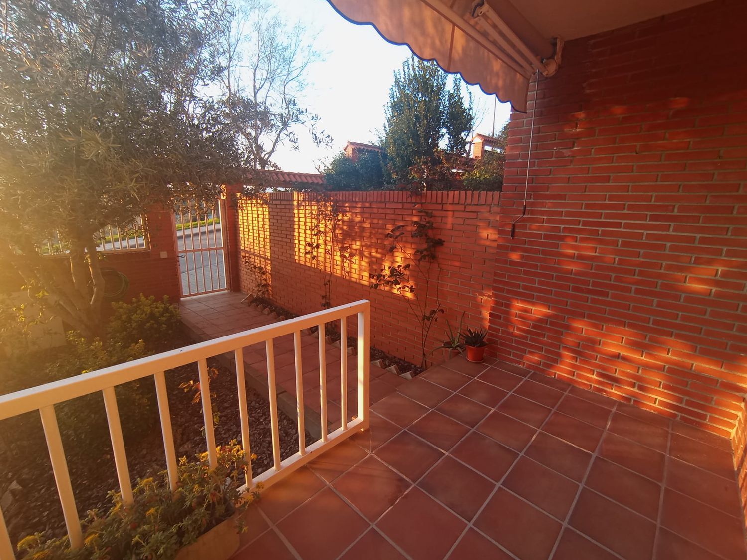 Chalet adosado en calle de los Arces, 64 - Foto 1