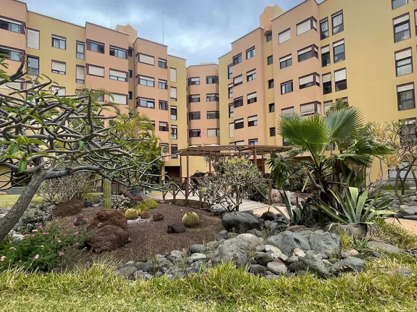 Piso en calle Pintor Juan Guillermo, 7