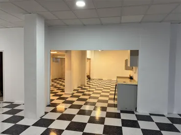 Planta baja en  Passeig del Comtat 49 - Foto 4