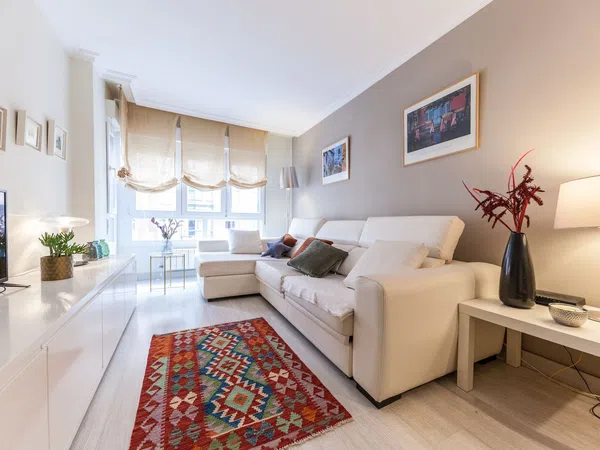 Piso en Calle Marqués de Casa Valdés, 76, Centro - San Lorenzo - Foto 1