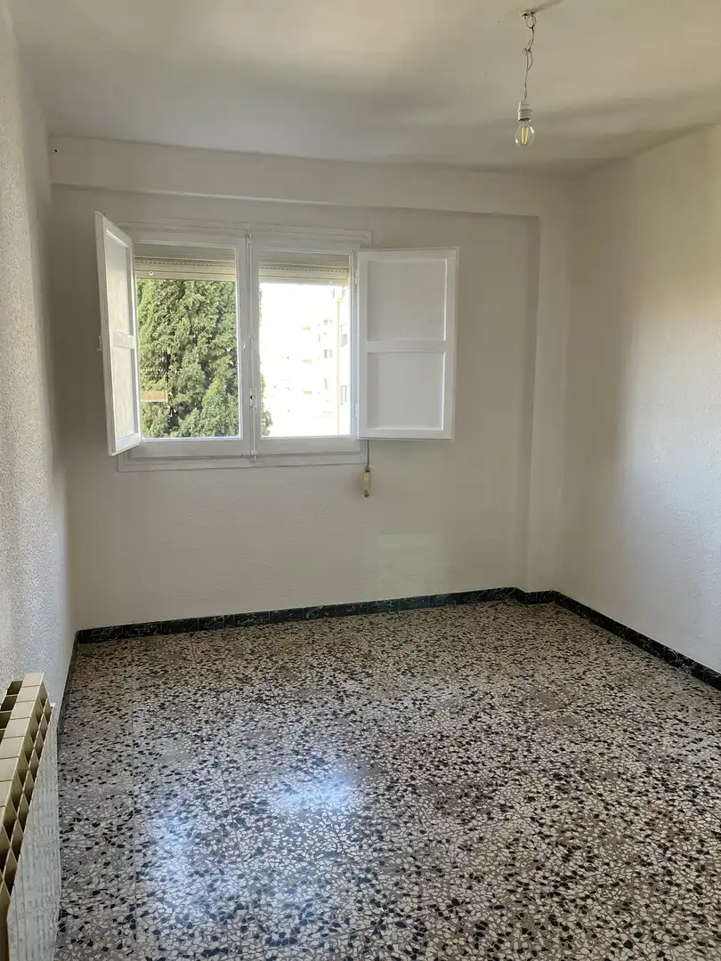 Piso en  Avenida de Logroño 31 - Foto 3