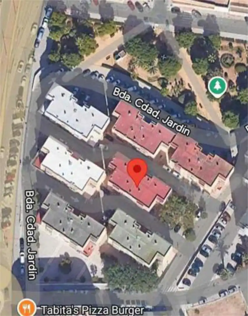 Piso en barriada ciudad jardin - Foto 1