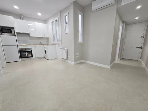 Piso en calle de Alonso del Barco, 3