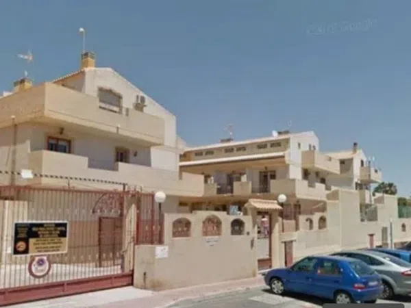Chalet adosado en Calle Nicolás de Bussi, 44, Playa Flamenca - Foto 2