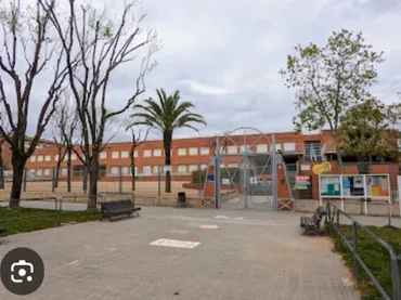 Casa adosada en  Avinguda de Josep Tarradellas 12 - Foto 1