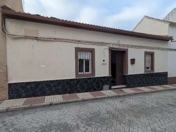 Chalet pareado en Calle la Caseta s/n - Foto 1