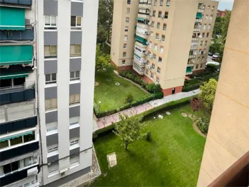 Piso en  Avenida Carlos V 34 - Foto 1