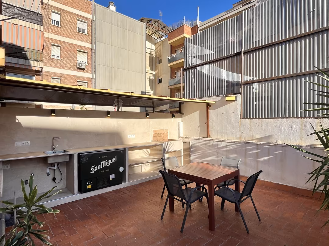 Piso en calle Carrer de València 11 - Foto 2