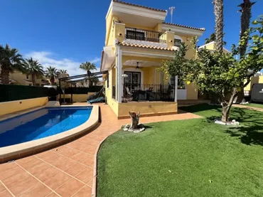 Chalet en  Calle Algarrobo 2 - Foto 1