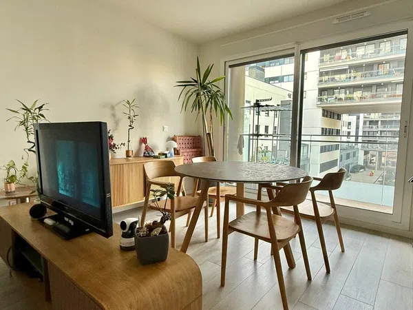 Piso en calle de la Indústria, 310