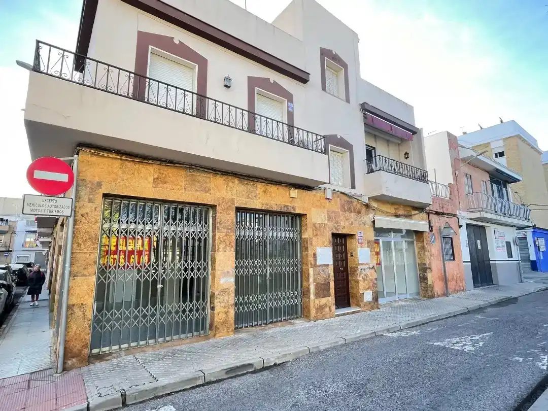 Chalet en  Calle Genil 25 - Foto 9