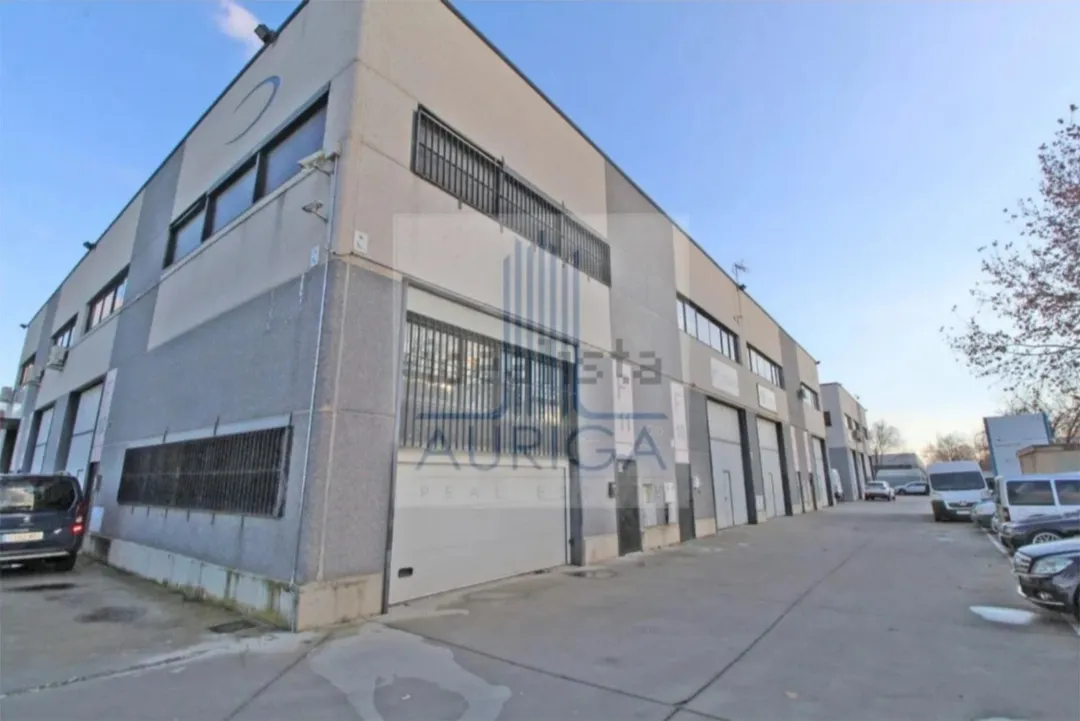 Local comercial en  Calle Juan Huarte de San Juan 15 - Foto 2