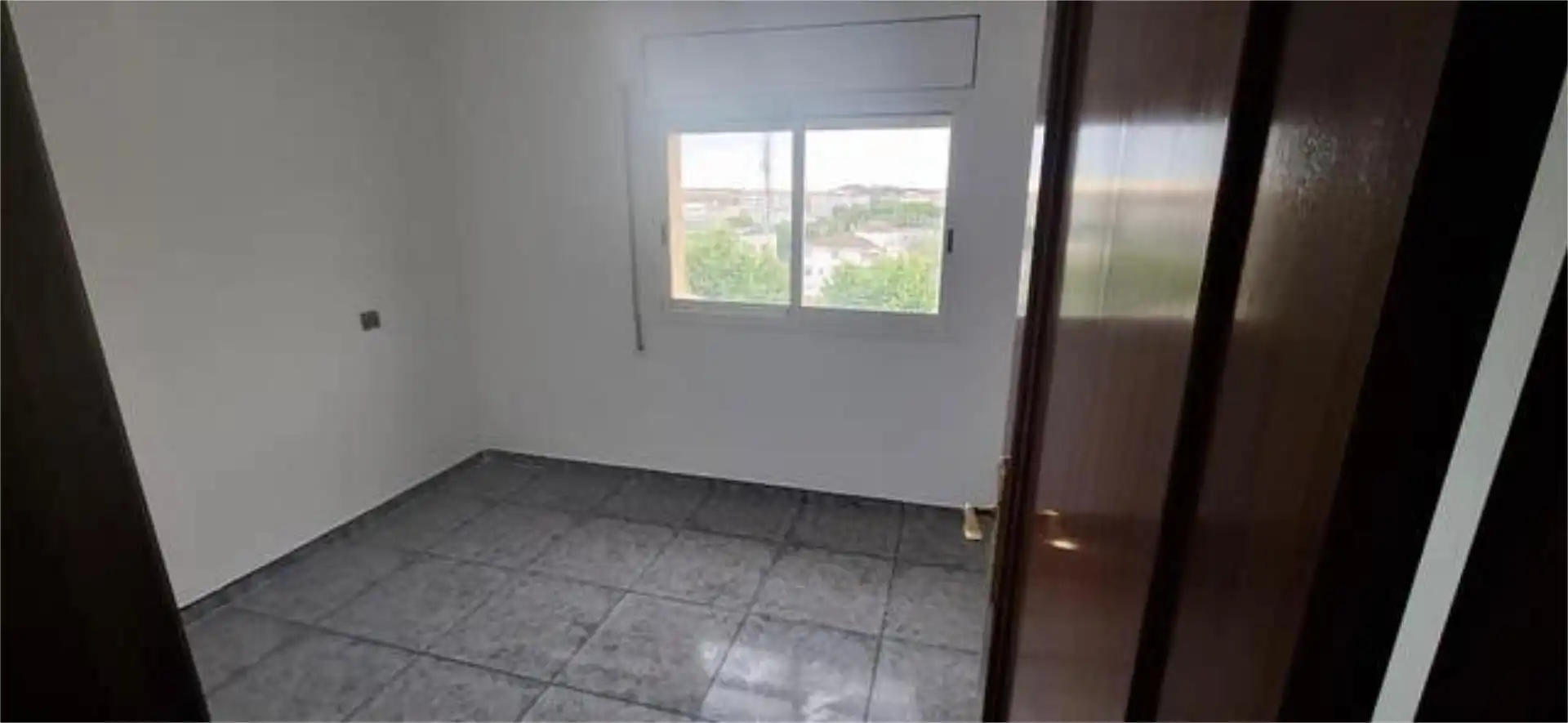 Piso en zona comercial - Foto 3