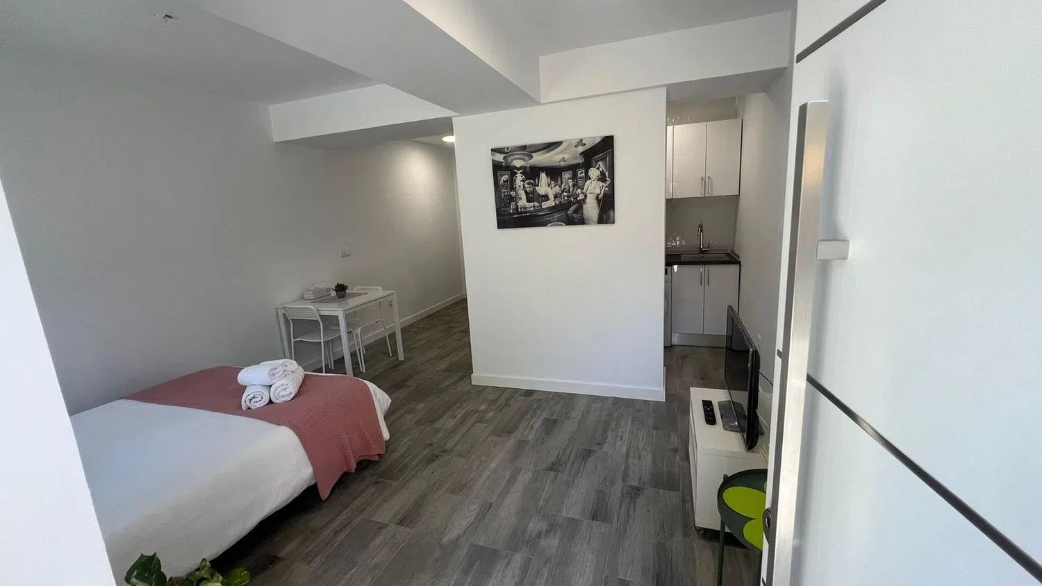 Estudio en calle Ponferrada, 12 - Foto 1