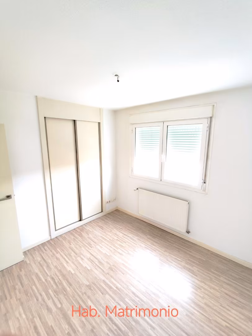 Piso en  Avenida Carmen Laforet 9 - Foto 4