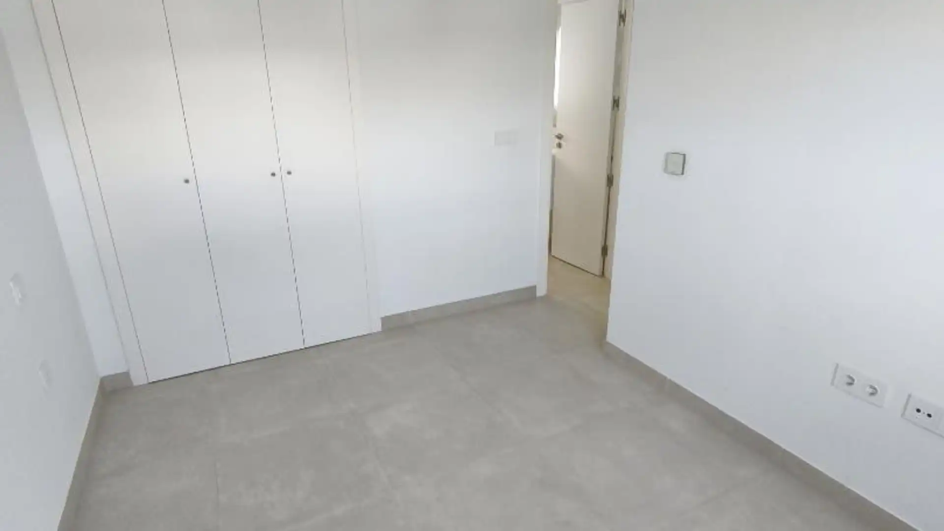 Piso en  Avenida Reina Sofía 40 - Foto 7