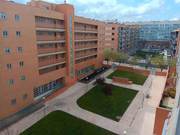 Piso en calle de Viridiana, 42 - Foto 3