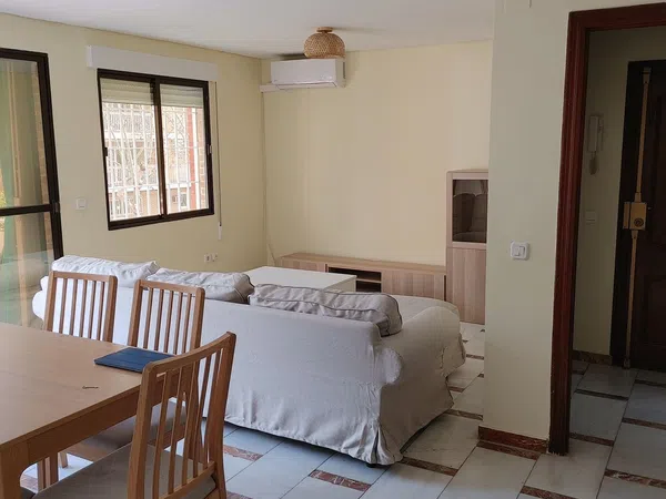 Piso en avenida Cruz de Juárez, 1