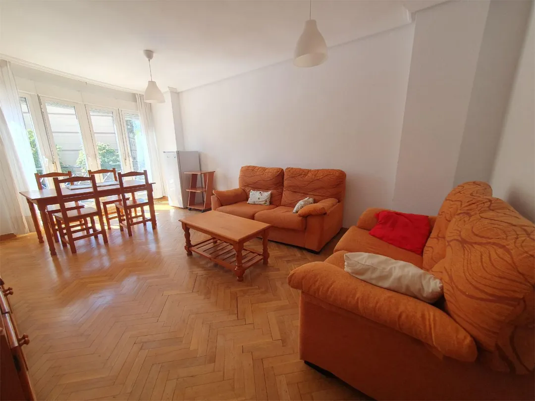 Piso en  Avenida de las Ciudades 5 - Foto 2