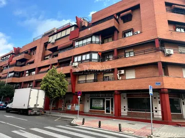 Local comercial en Leganés - Foto 1