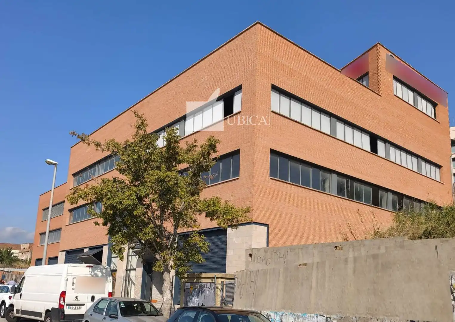 Nave Industrial en Cornellà de Llobregat - Foto 2
