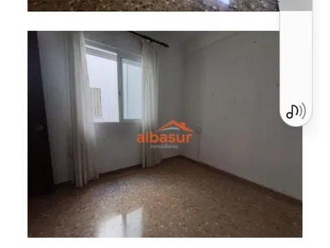 Piso en calle Jesús y María, 4 - Foto 4