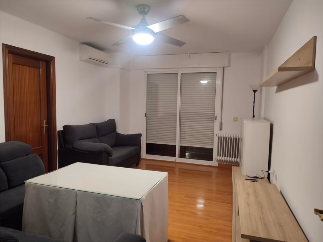 Piso en  Calle Periodista Francisco Javier Cobos 18 - Foto 7