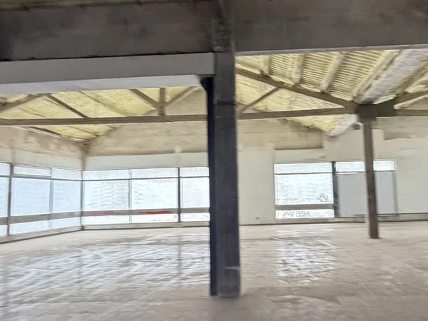 Nave en Calle de Faraday - Foto 1