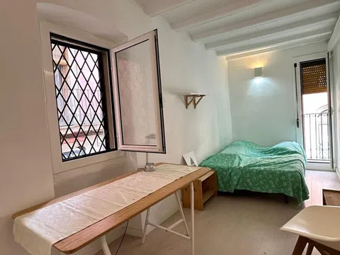 Piso en calle de Sant Antoni Abat, 21