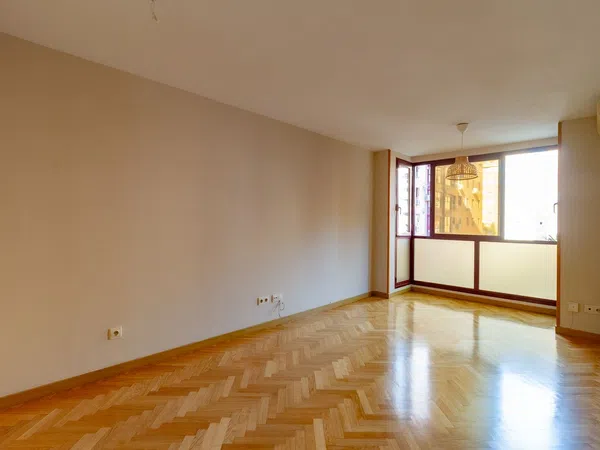 Piso en avenida de los Poblados, 133