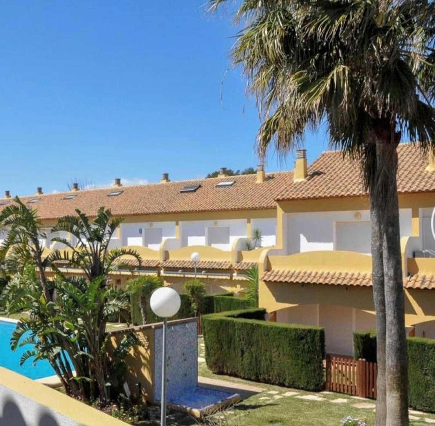 Chalet adosado en Calle Mar Càspia, 34 - Foto 2