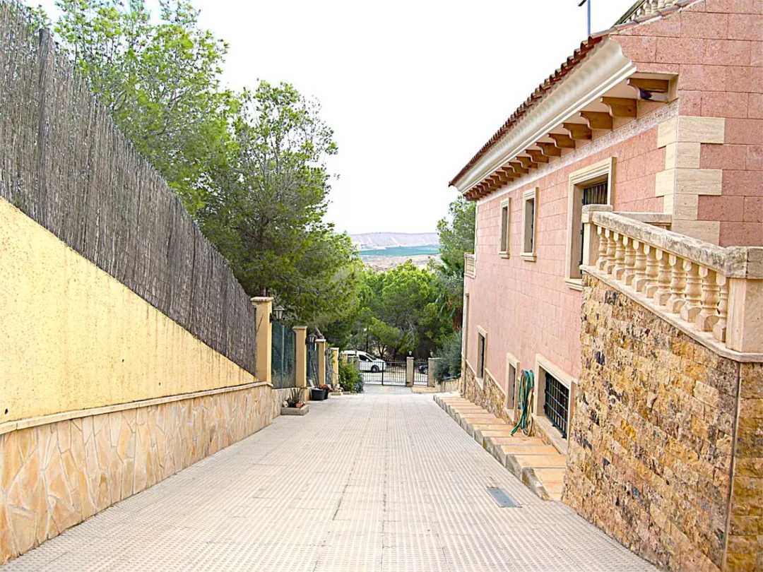 Chalet en  Urbanización la Pinada 37 - Foto 5